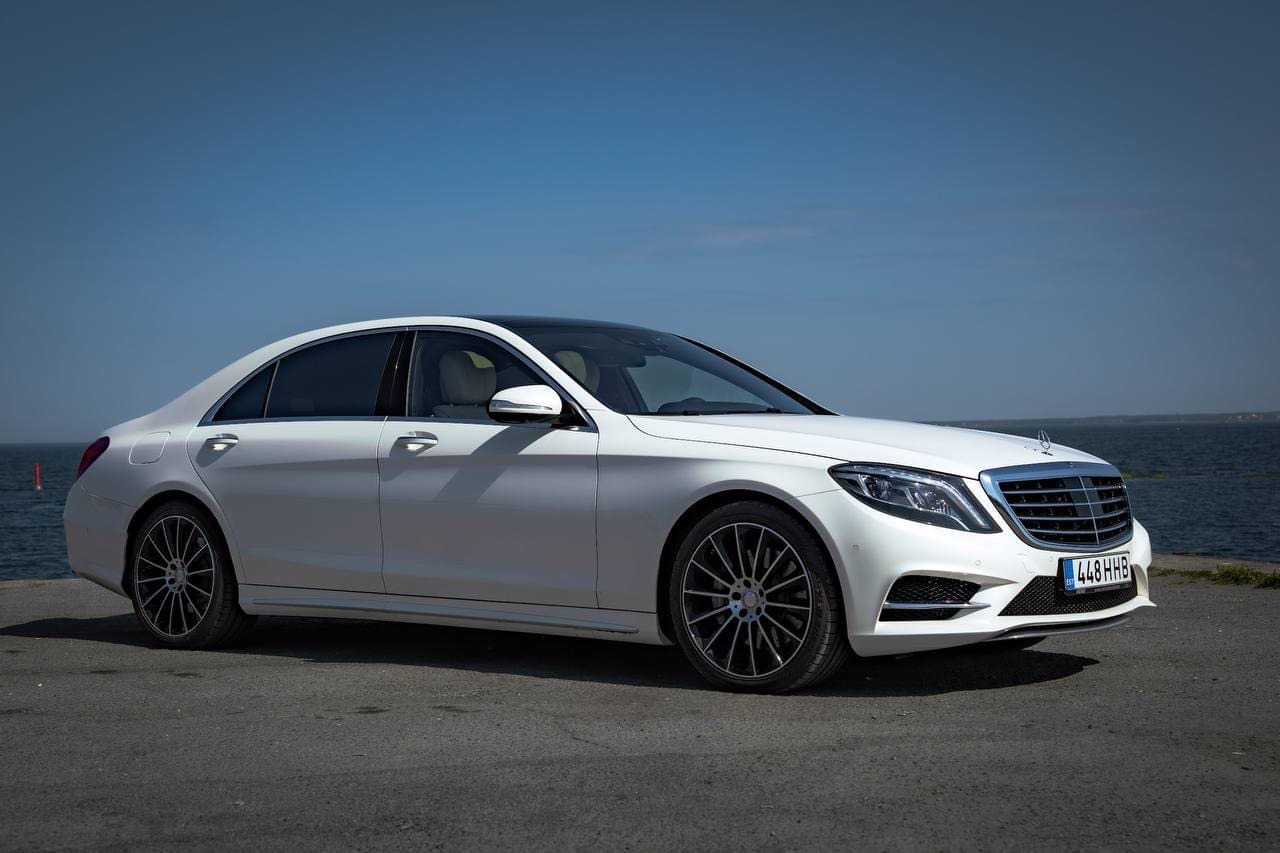 Private chauffeur and Business class car in Helsinki and Tallinn by IBG Travel