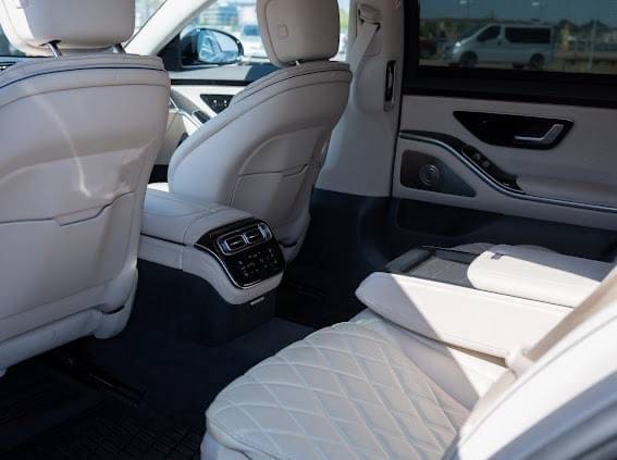 Private chauffeur and Business class car in Helsinki and Tallinn by IBG Travel